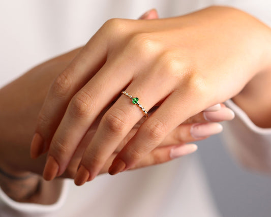 14K Solitaire Gold Ring,Engagement Ring,Pear Cut Emerald Ring,Tiny Diamond Ring