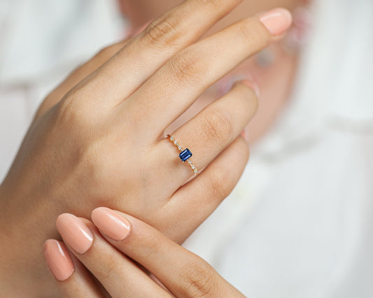 Dainty Ring Sapphire Baguette cut with Sprinkled Diamonds 14K Gold | LR00057DS