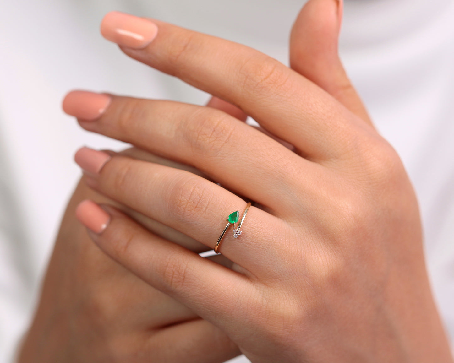 Snake Design Ring with Pear Cut Emerald and Round Diamond 14K Gold