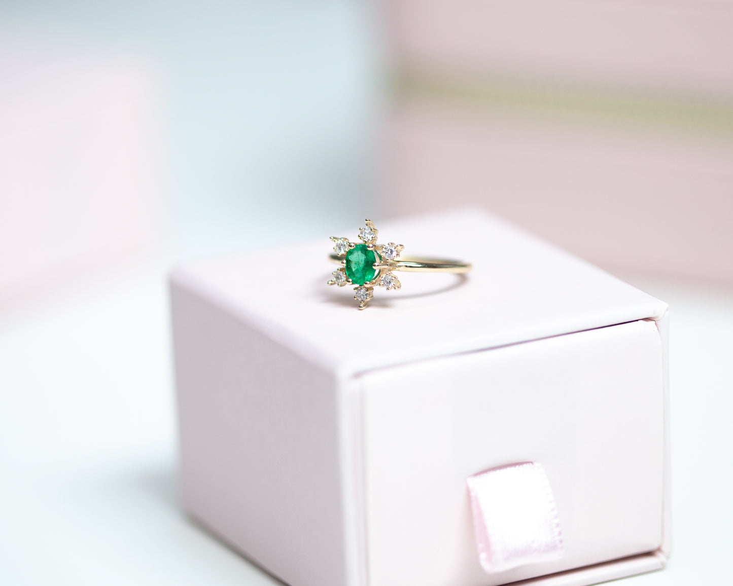 Dainty Ring, Snow Flake Ring, Emerald rose cut with Diamonds, 14K Gold