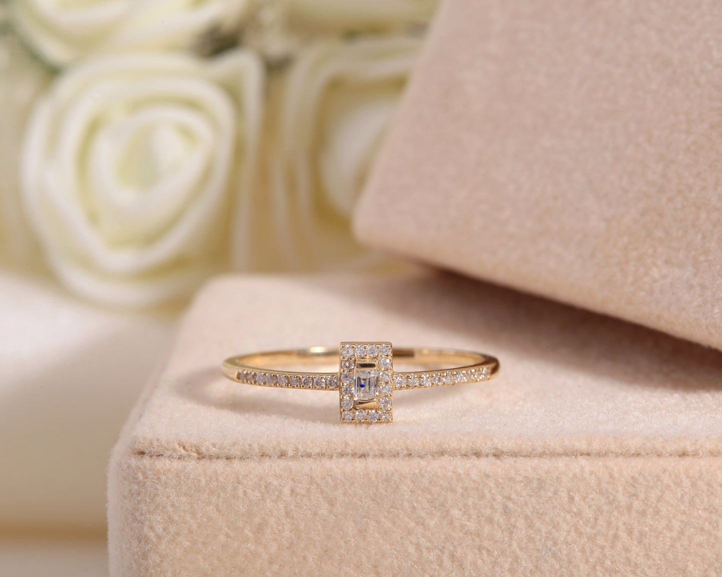 Baguette Frame Design Ring with Round cut Diamond 14K