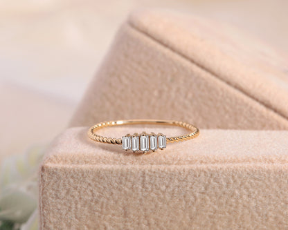 Baguette Cut Diamond Ring with Vertical Baguette Design Monting 14K