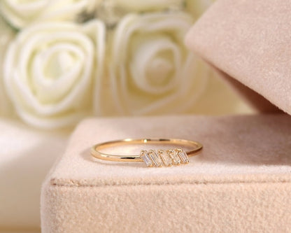 Five Consecutive Baguette Design Ring with Diamond 14K Gold