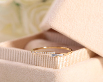 Ring with Baguette,Trapeze and Round cut Diamond with Marvelous Design 14K Gold